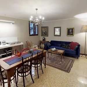https://ca-moro-murano.hotelslidodijesolo.com