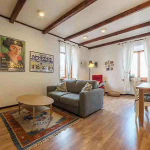 https://colosseo-modern-apartment.it-romehotels.com