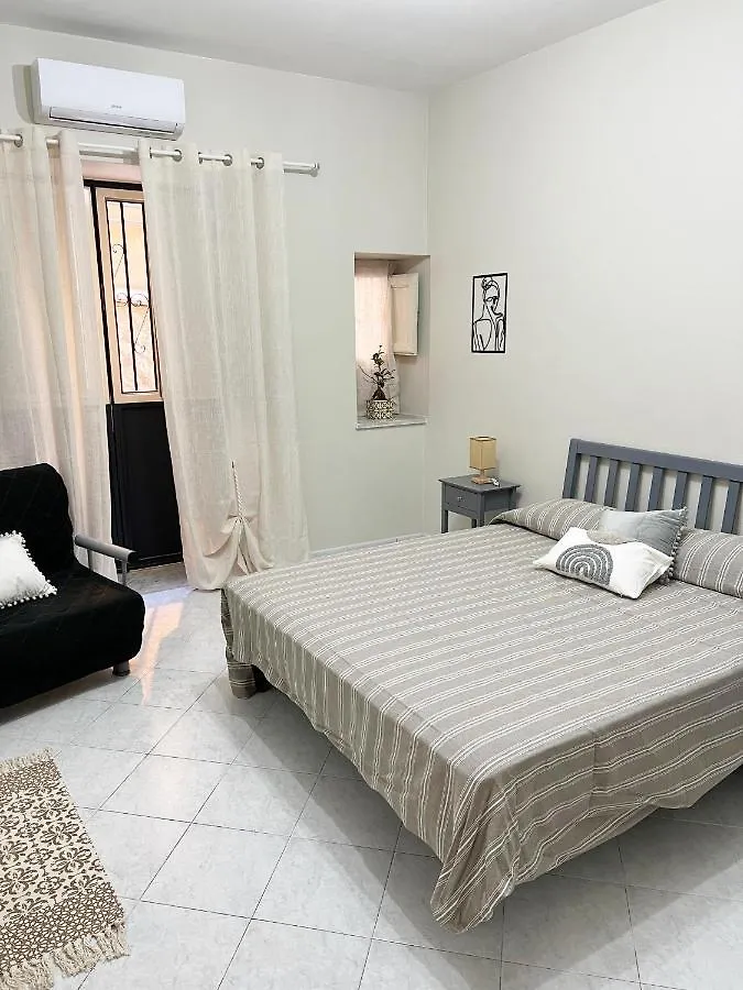 Villa La Casa Di Angela à Monreale 0*,